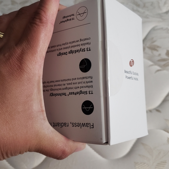 Hair Straightener - Picture 6 of 6